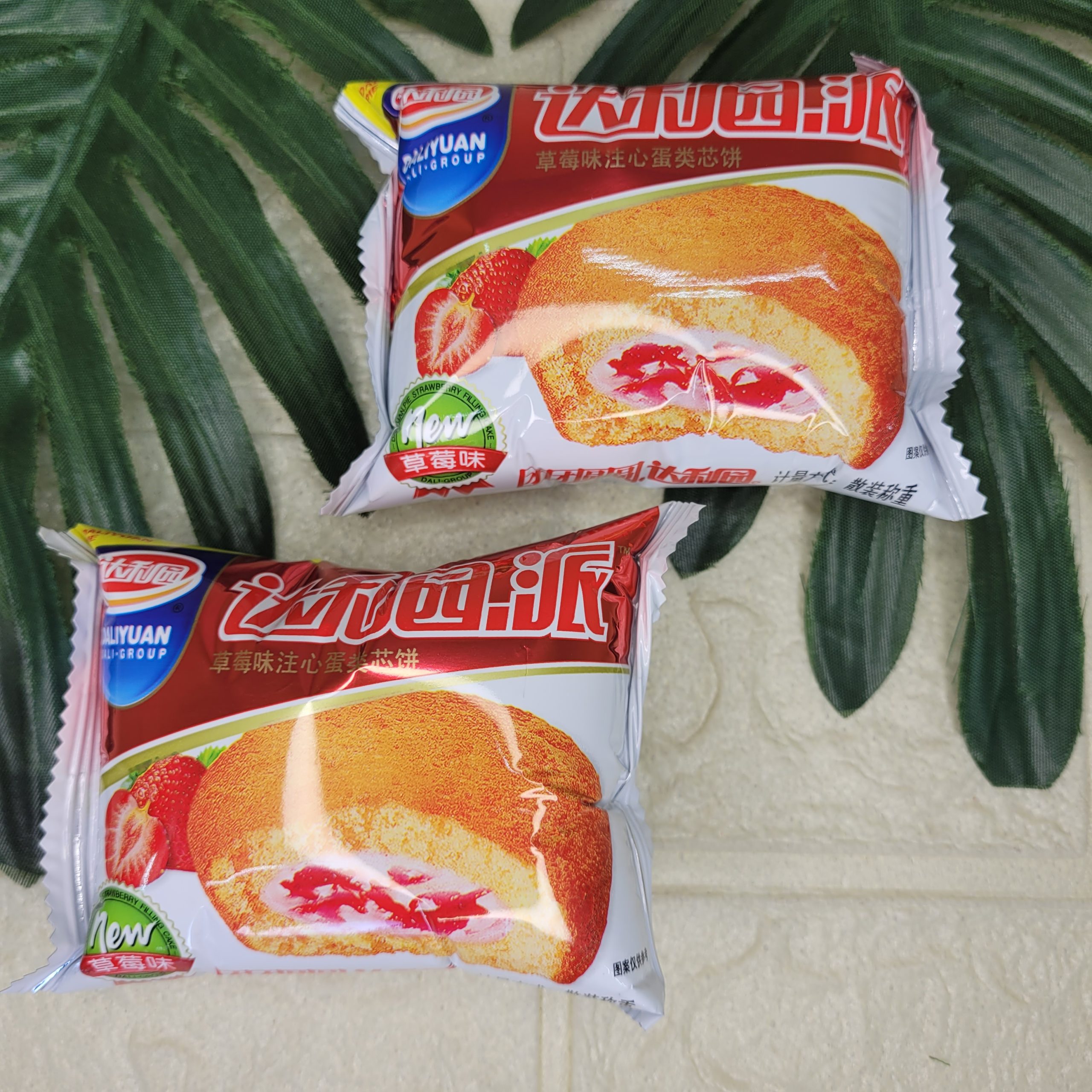 Кекс с начинкой DALIYUAN со вкусом клубники 23г.