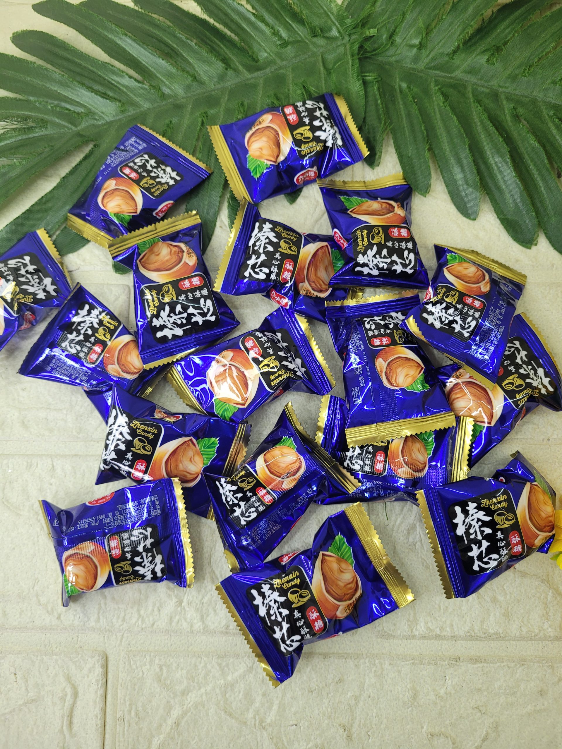 Конфеты Zhenxin Candy с фундуком 0,5 кг