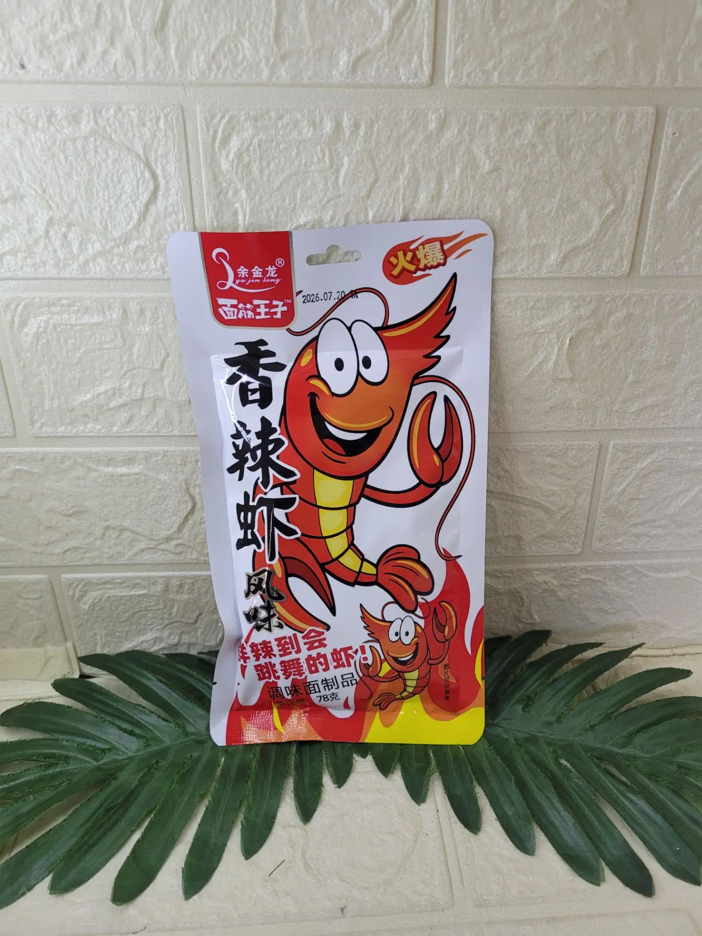 Снек из соевого мяса со вкусом креветки Lyu Jin Long 78 г.