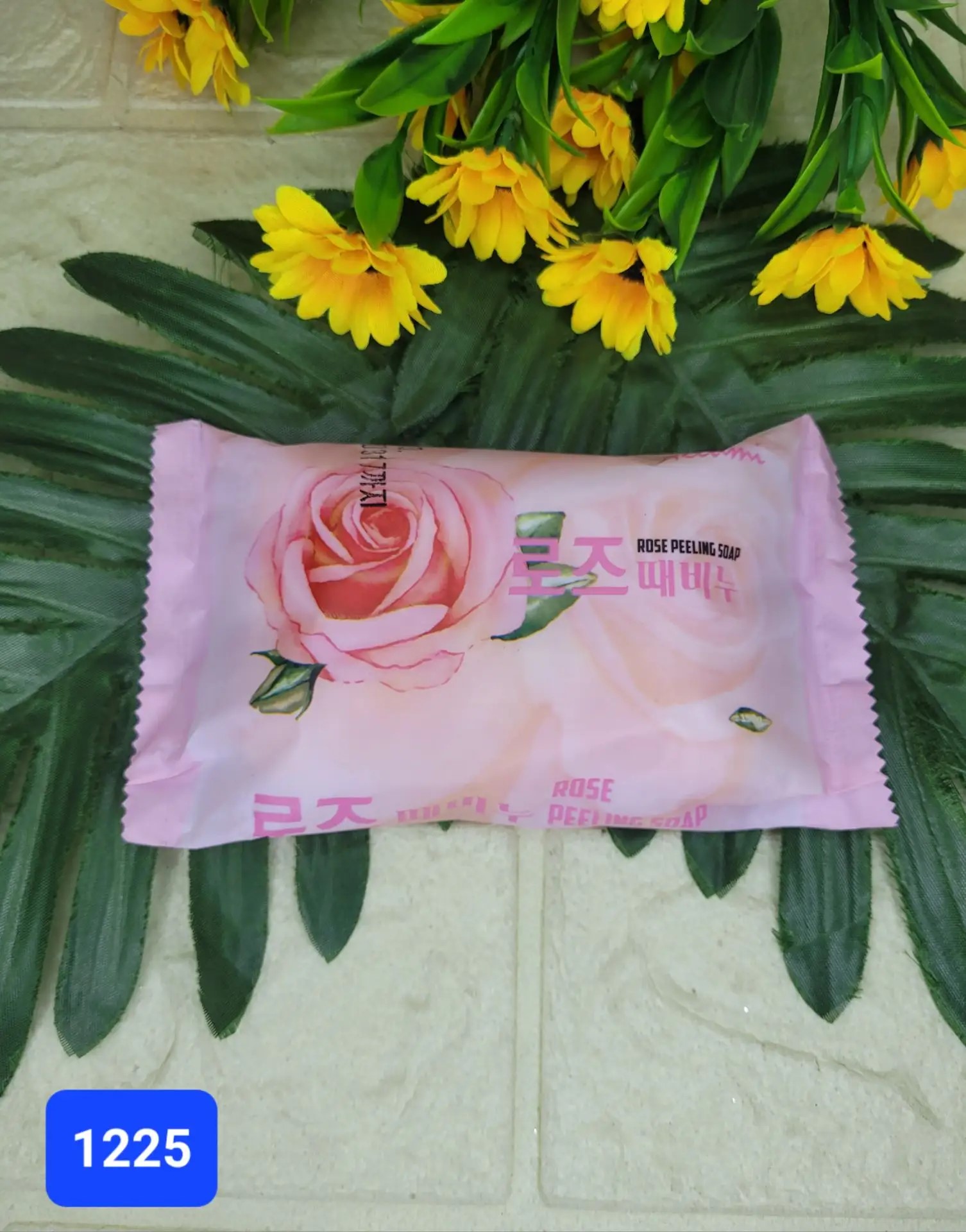 Мыло-пилинг туалет. тв.  Aleumi Роза 150 гр, Корея  Арт. (1225)